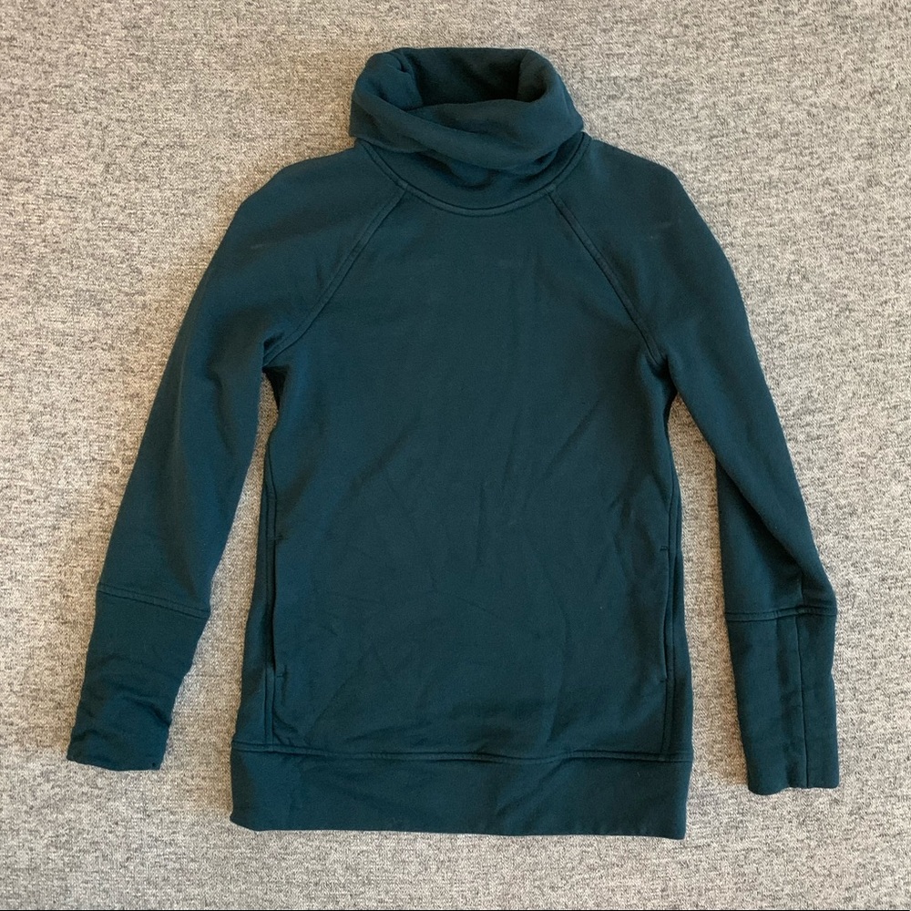 Lululemon sweatshirt